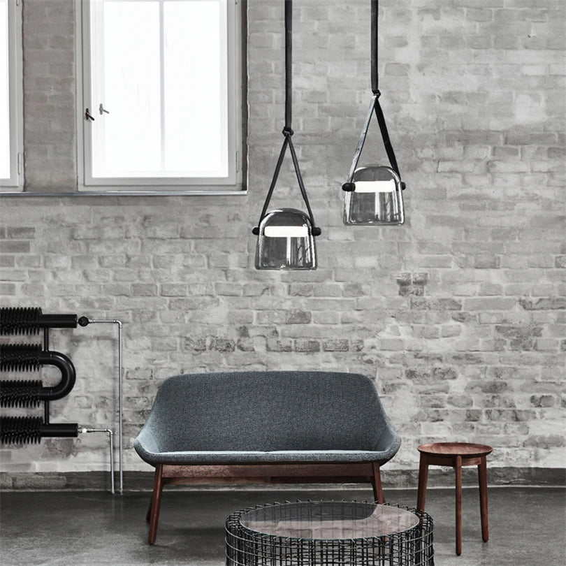 Moderne LED Glas Pendelleuchte im nordischen Postmodernen Design - Elegante Kunstleder Hängelampe für Schlafzimmer und Wohnbereich - Unique Outlet