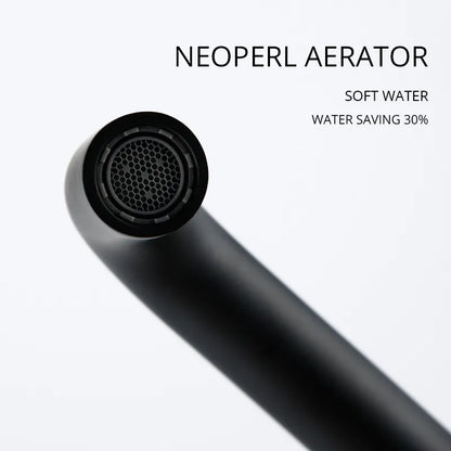 Wandmontierte Waschbecken- und Becken-Mischbatterie im Set – Doppelhebel-Armatur in Mattschwarz/Poliertem Gold - Unique Outlet