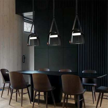 Moderne LED Glas Pendelleuchte im nordischen Postmodernen Design - Elegante Kunstleder Hängelampe für Schlafzimmer und Wohnbereich - Unique Outlet