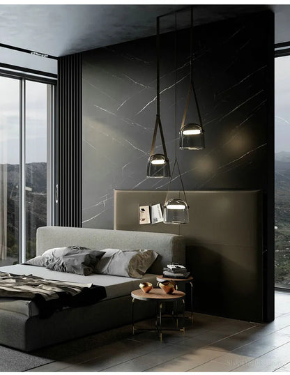 Moderne LED Glas Pendelleuchte im nordischen Postmodernen Design - Elegante Kunstleder Hängelampe für Schlafzimmer und Wohnbereich - Unique Outlet