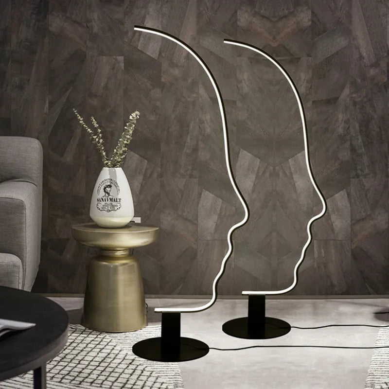 Nordische LED-Stehlampe im Profil eines Menschengesichts – Skandinavische Innenbeleuchtung - Unique Outlet