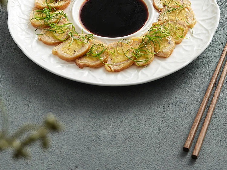 Eleganter Servierteller in Blattform für Gourmetpräsentationen - Unique Outlet