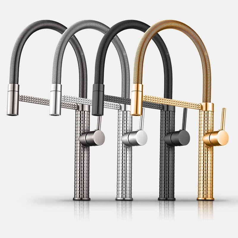Luxus Küchenarmatur in Gold, Drehbar mit Feder, Heiß- und Kaltwasser-Mischbatterie inkl. Zubehör - Unique Outlet