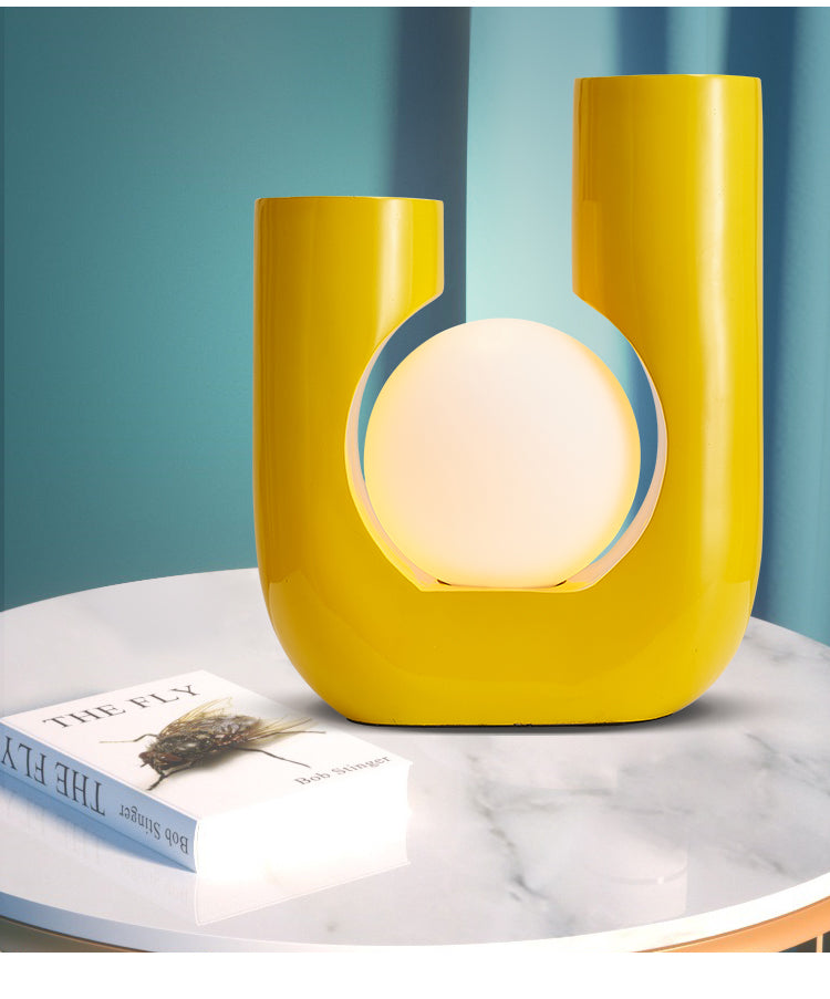 Neuartige Nordische Kindertischlampe in U-Form aus Harz, Einfache Persönlichkeit, Gelbe Schreibtischdekoration für Mädchenzimmer - Unique Outlet
