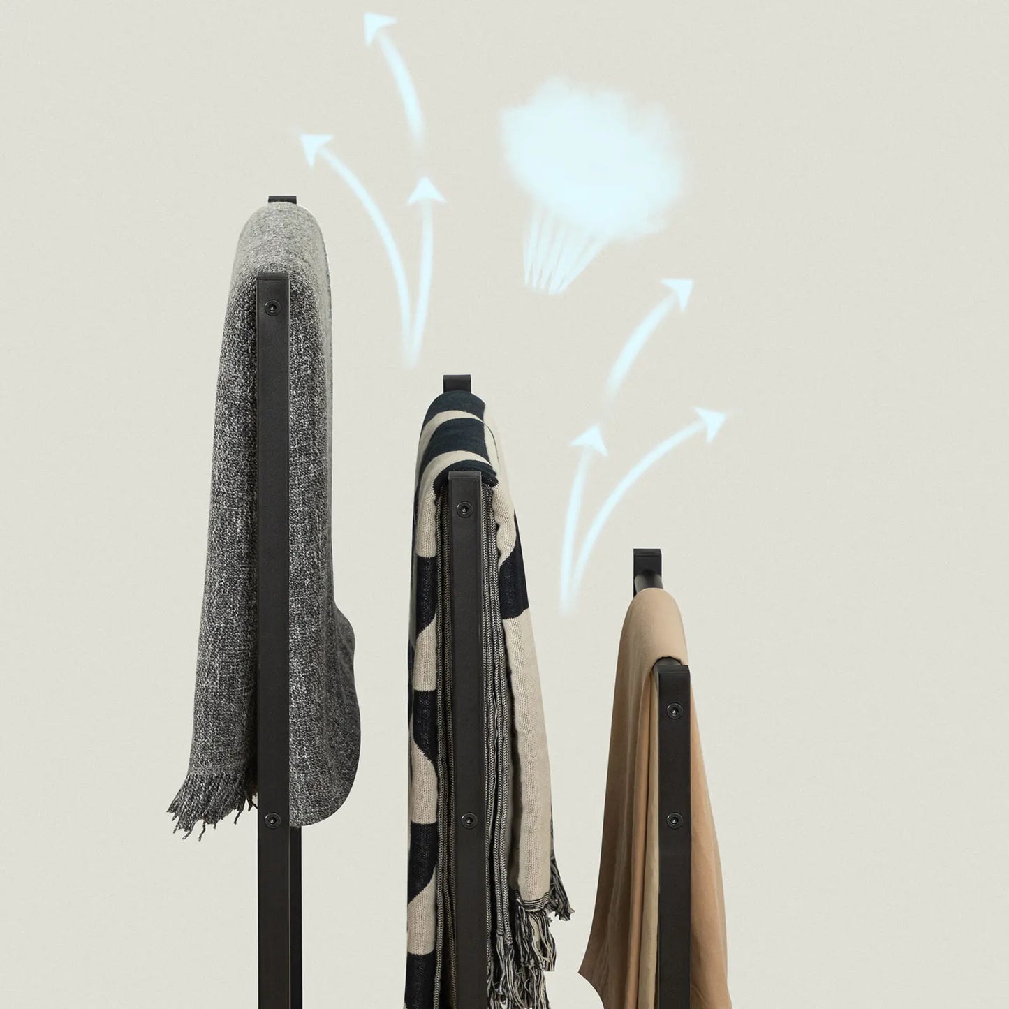 Freistehender Handtuchhalter mit 3 Handtuchstangen und Ablagefach, im schlichten Design für Badezimmer, in Rustikalem Braun und Schwarz - Unique Outlet