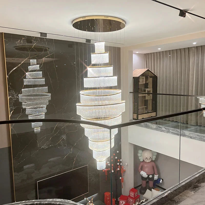 Eleganter Luxus Kristall-LED-Pendelleuchter für Treppenhaus – Modernes Design mit Ringen für Wohnzimmer, Villen, Lobby und Hotels von Unique Outlet - Unique Outlet