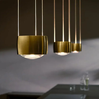 Minimalistische LED-Hängeleuchten | Goldene und Weiße Pendelleuchte für Esstisch und Kücheninsel | Dekorativer Metallglanz für Schlafzimmer und Wohnbereich - Unique Outlet