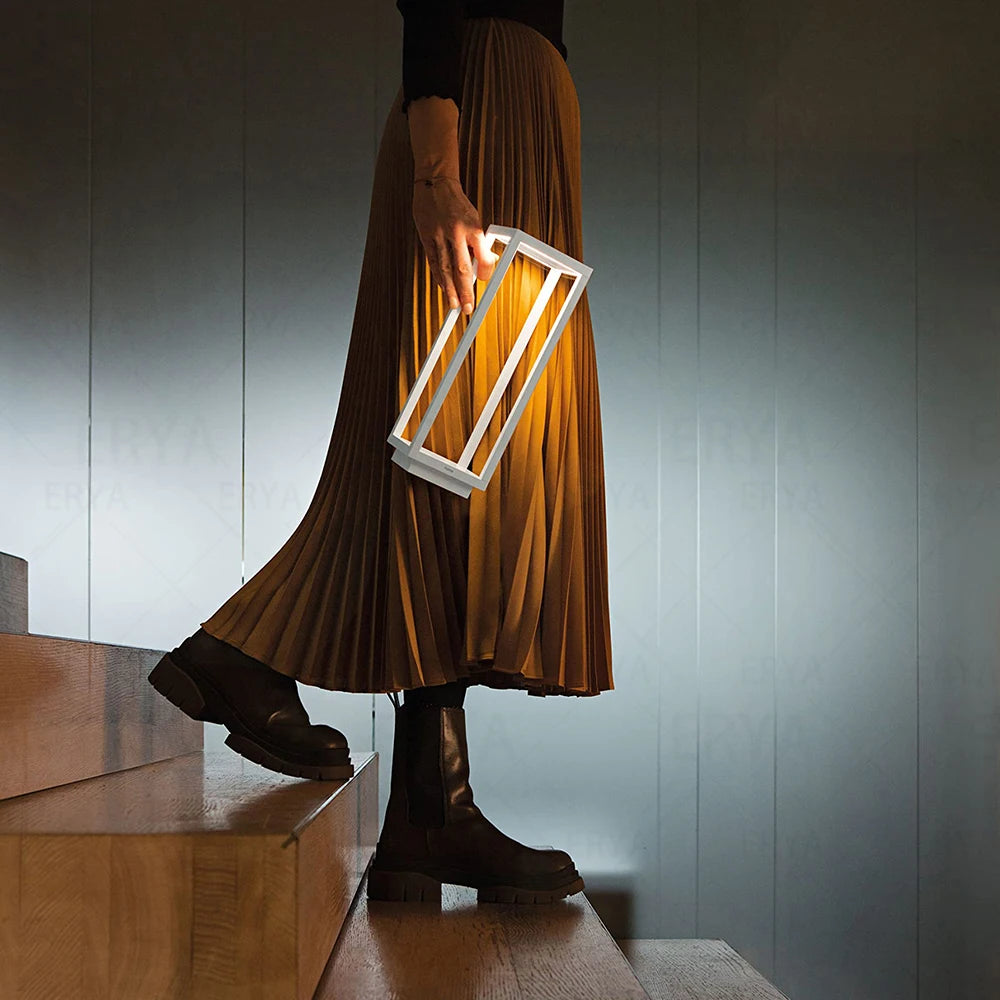 Kreatives, wiederaufladbares LED-Schreibtischlicht mit Touch-Funktion und USB-Ladeanschluss, ideal für Büro, Restaurant, Bar, Studium, Lesen, Schlafzimmer - Unique Outlet