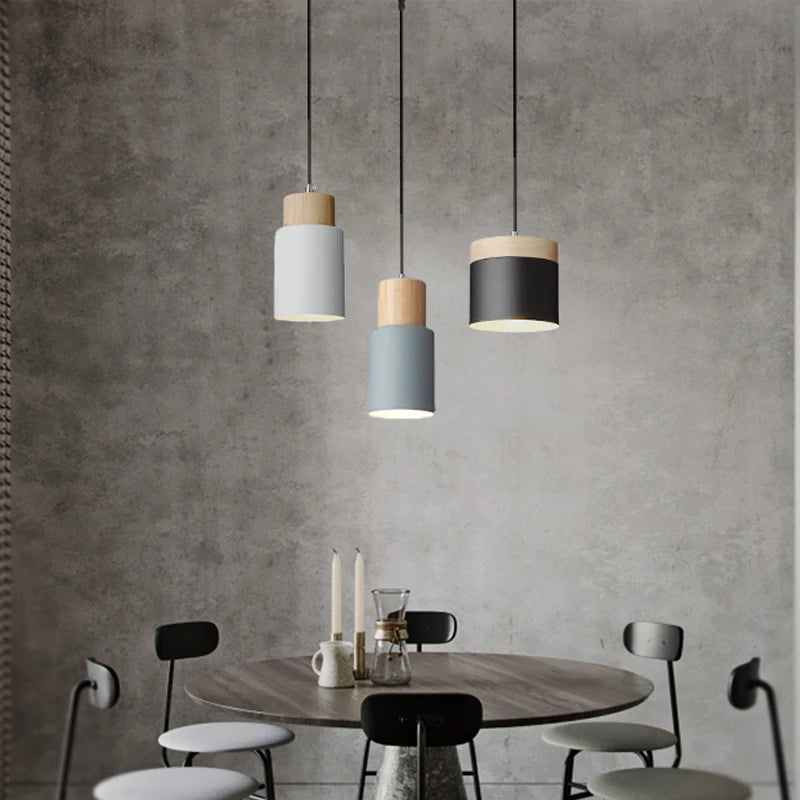 Nordische LED-Pendelleuchten aus Metall und Holz - Moderne Hängelampen für Esszimmer und Küche - Unique Outlet