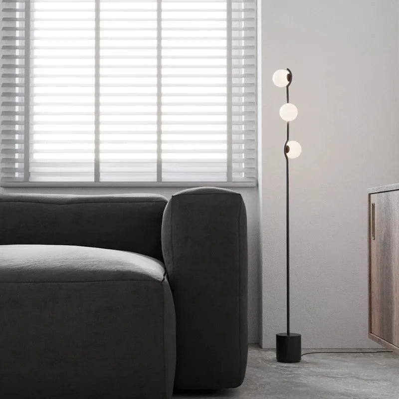 Moderner minimalistischer LED-Bodenleuchter aus Glas mit mehreren Köpfen für Wohnzimmer, Arbeitszimmer und Hotel - Unique Outlet
