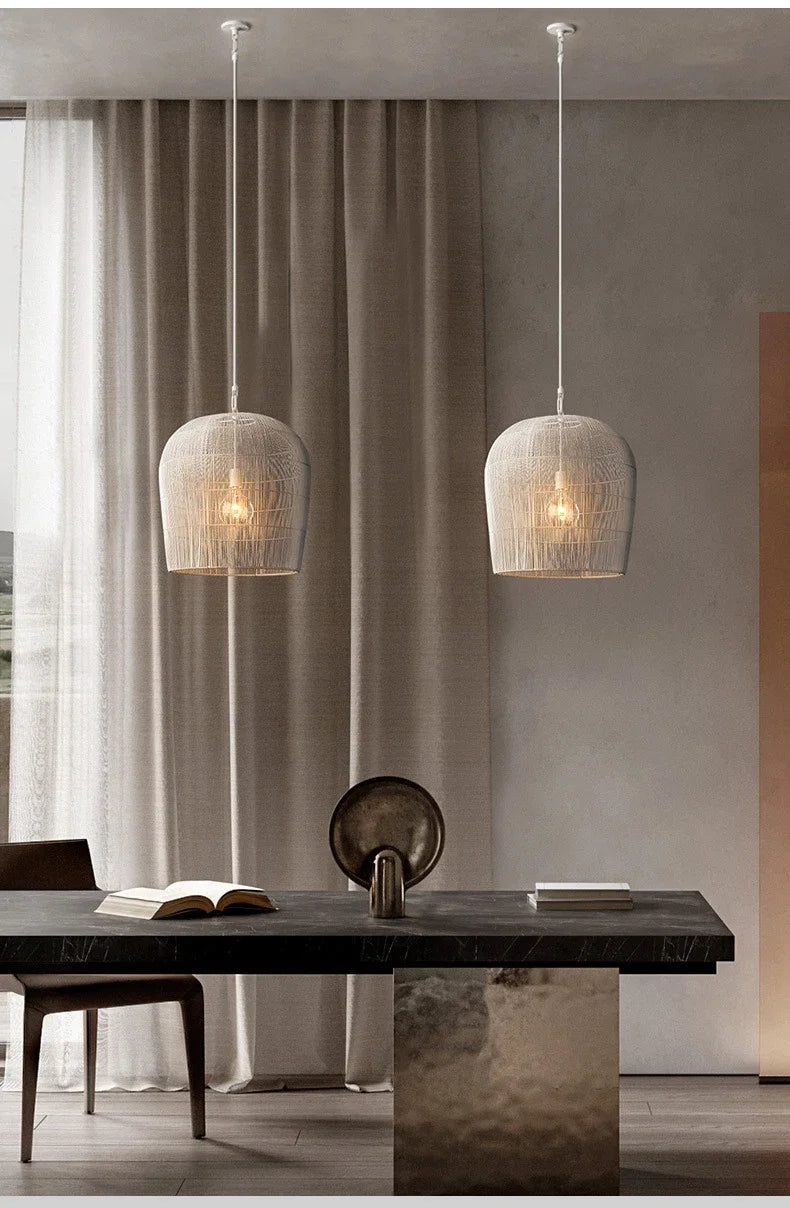 Handgefertigte LED-Hängeleuchte im Minimalistischen Wabi-Sabi-Stil aus Rattan für Esszimmer und Schlafzimmer - Dekorative Pendelleuchte - Unique Outlet