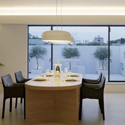 Nordische LED-Pendelleuchten mit Aluminium Lampenschirm – Runde Hängekronleuchter in Schwarz/Weiß für Esszimmer und Küche - Unique Outlet