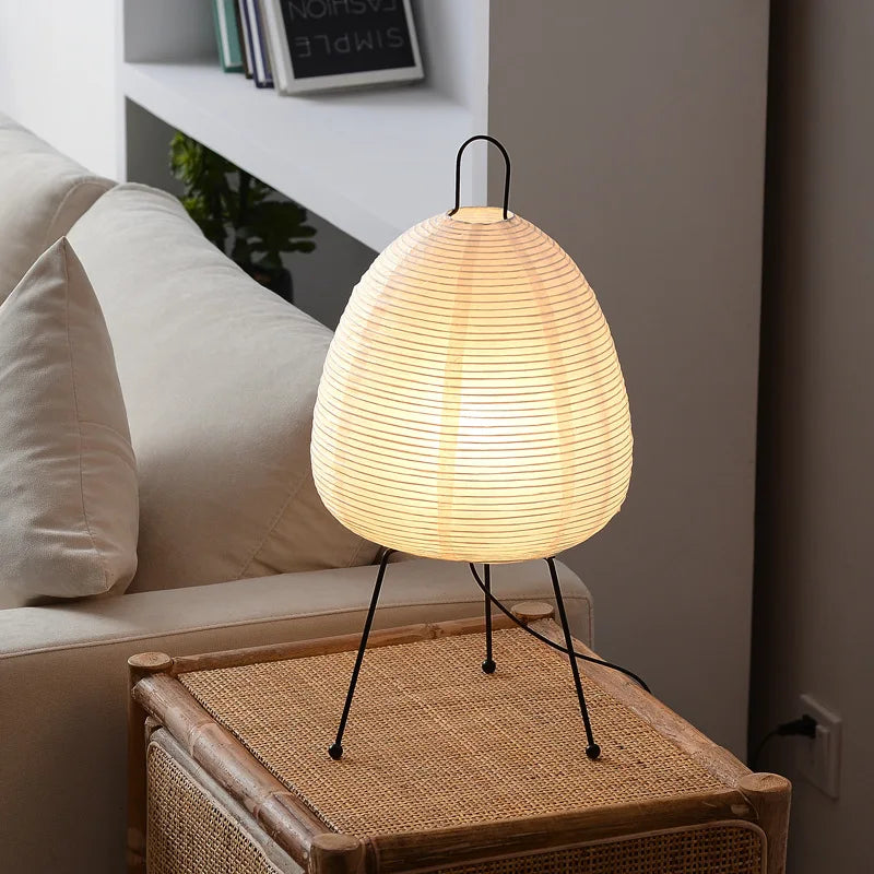 Japanische Reispapier Tischlampe – Handgefertigte Beleuchtung im Wabi-Sabi-Stil für Wohn- und Schlafzimmer - Unique Outlet