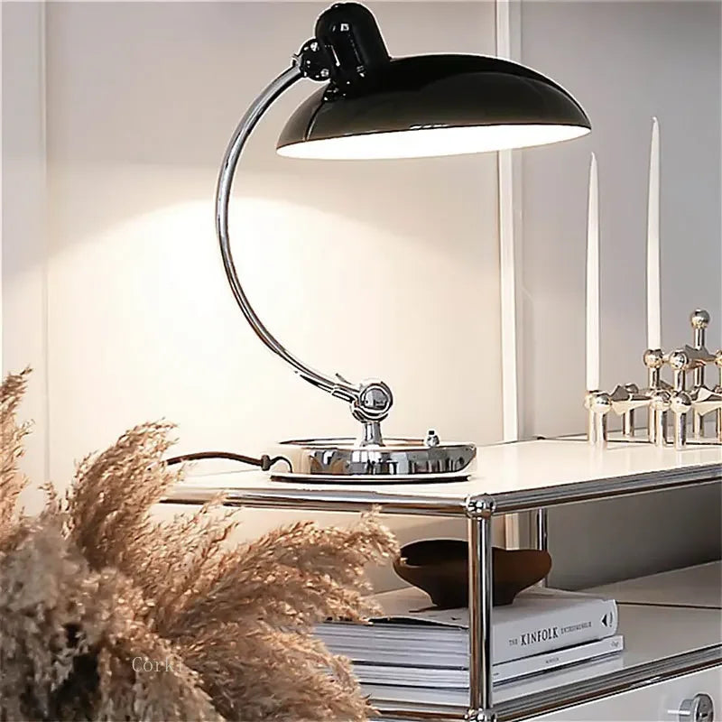 Retro Design Schreibtischlampe im Dänischen Stil mit flexiblem Schwenkarm - Verschiedene Farben - Unique Outlet