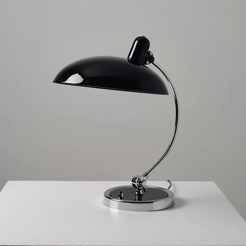 Retro Design Schreibtischlampe im Dänischen Stil mit flexiblem Schwenkarm - Verschiedene Farben - Unique Outlet