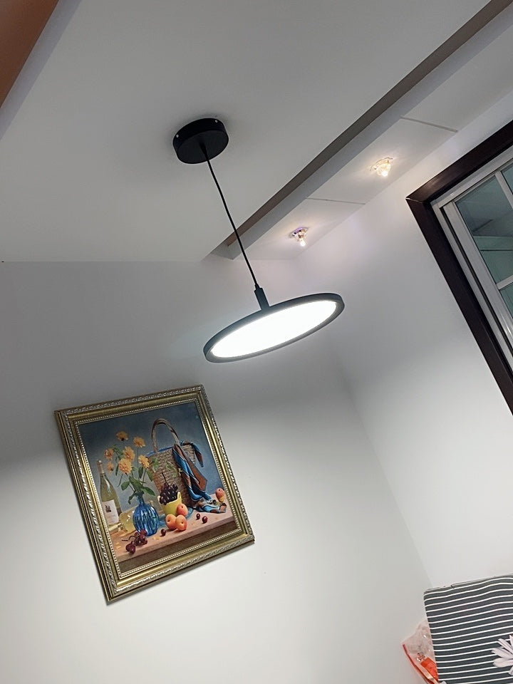 Kreative Scheiben-LED-Hängeleuchten in Schwarz oder Weiß - Modern, Einfach, Ultra-dünn - Ideal für Wohnzimmer, Schlafzimmer, Restaurant, Bar, Café - Unique Outlet