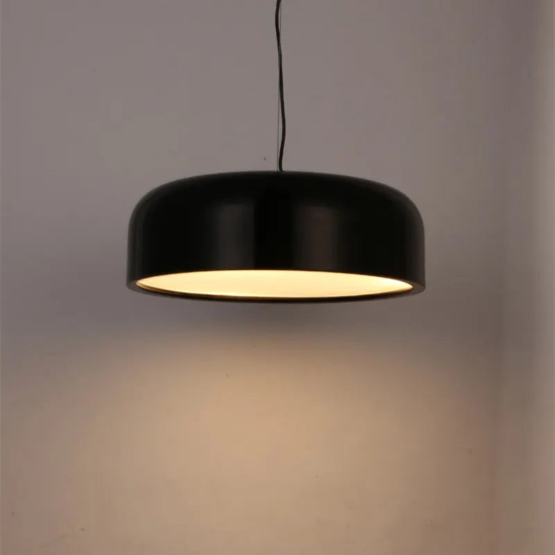 Nordische LED-Pendelleuchten mit Aluminium Lampenschirm – Runde Hängekronleuchter in Schwarz/Weiß für Esszimmer und Küche - Unique Outlet