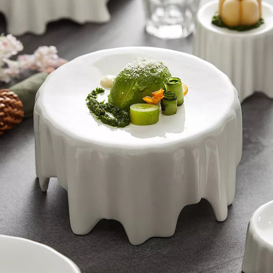Hochfuß-Servierplatte in Weiß mit Künstlerischem Design für Exquisite Tischpräsentationen - Unique Outlet