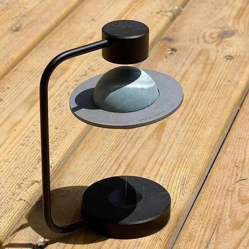 Schwebender Asteroiden-Diffusor - Betonplaneten Aromatherapie - Innovatives, feuerloses Dufterlebnis - Dekoratives Schreibtisch-Accessoire - Unique Outlet