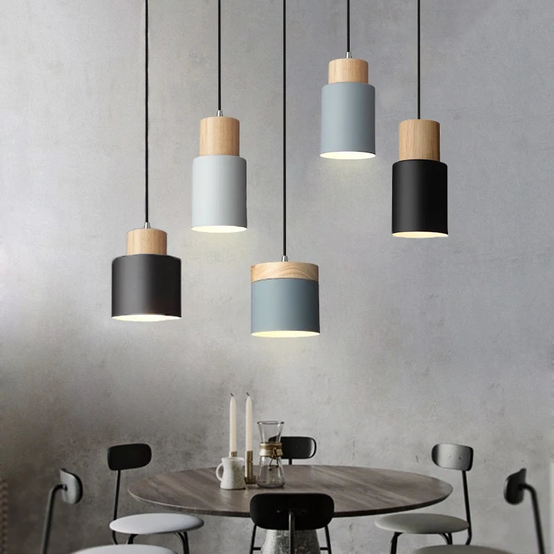 Nordische LED-Pendelleuchten aus Metall und Holz - Moderne Hängelampen für Esszimmer und Küche - Unique Outlet