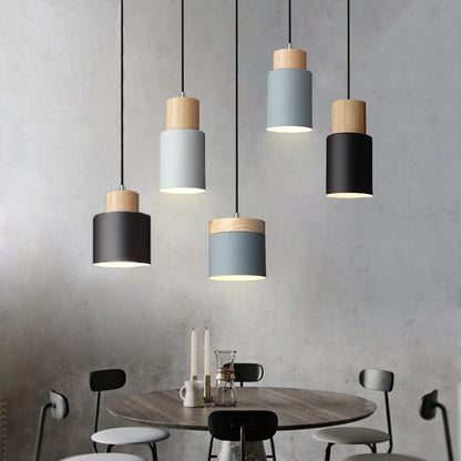 Nordische LED-Pendelleuchten aus Metall und Holz - Moderne Hängelampen für Esszimmer und Küche - Unique Outlet