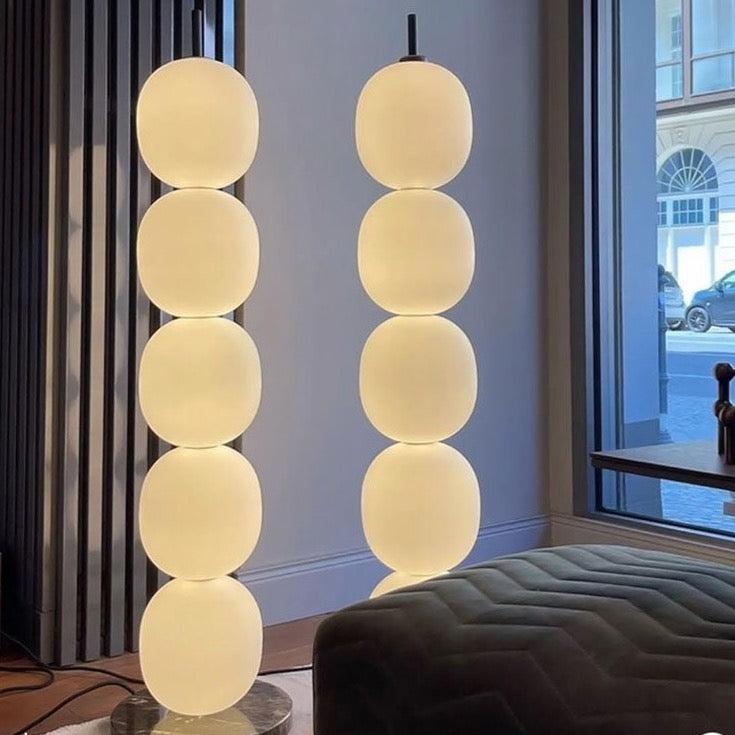 Nordische Kürbis-Schnur-Stehlampe - Modernes Design für Wohnzimmer, Schlafzimmer, Studierzimmer - Weißer Glaslampenschirm - Unique Outlet