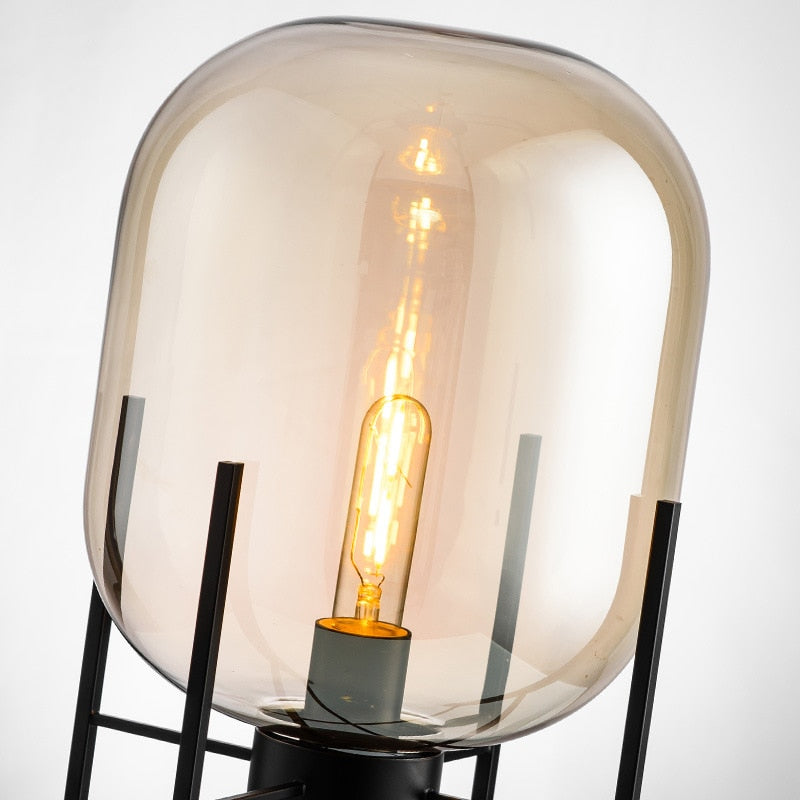 Edle Nordic Bodenlampe mit LED-Beleuchtung - Unique Outlet