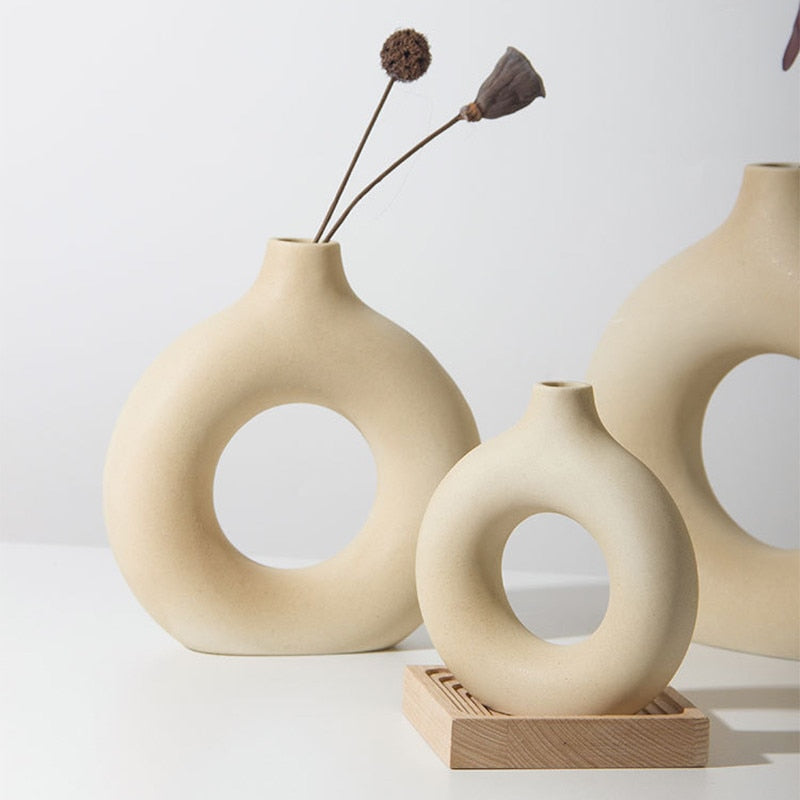 kreisförmige Donut Vase aus Keramik - Unique Outlet