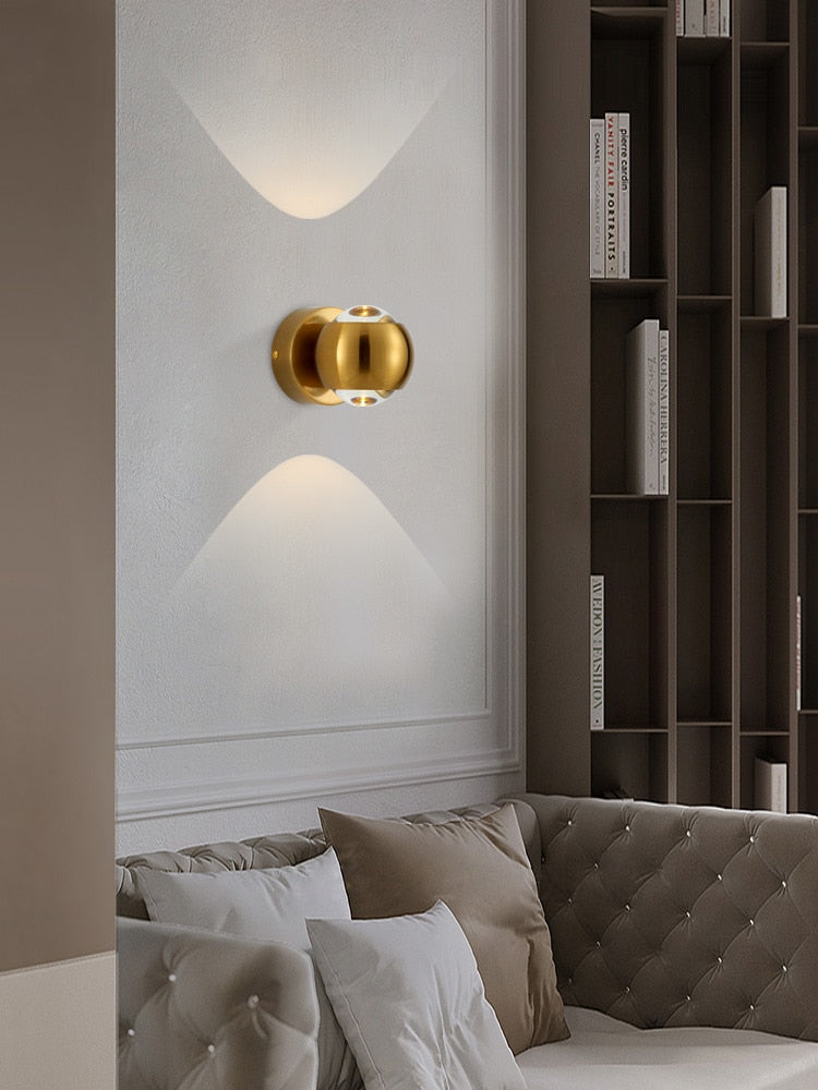 Moderne LED Messing-Kupfer-Luxus-Wandleuchte mit klarem Kristallglas - Für Schlafzimmer, Wohnzimmer & Sonnenuntergangsprojektion - Unique Outlet